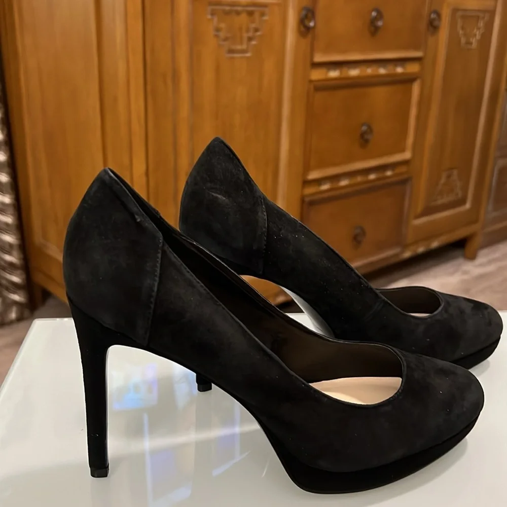Nine West rare almond